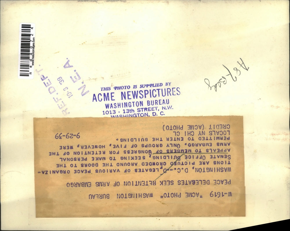 1939 Press Photo Delegates of various organizations at the door of Senate Office