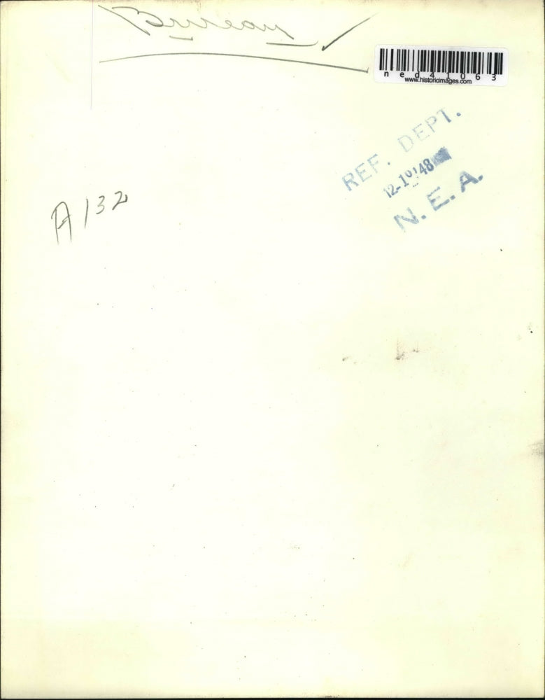 1948 Press Photo Woman at vanity