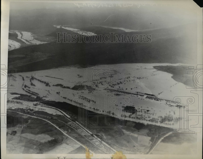 Load image into Gallery viewer, 1936 Press Photo Flood Claimed Many Lives Northeastern States Under Water
