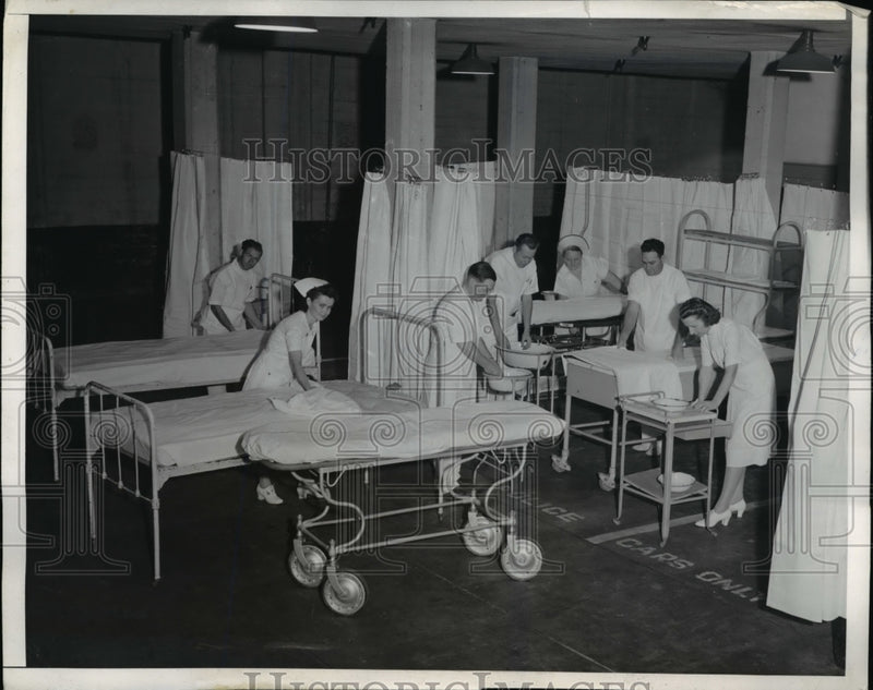 Load image into Gallery viewer, 1941 Press Photo Secondary Hospital being prepared in case black out is called
