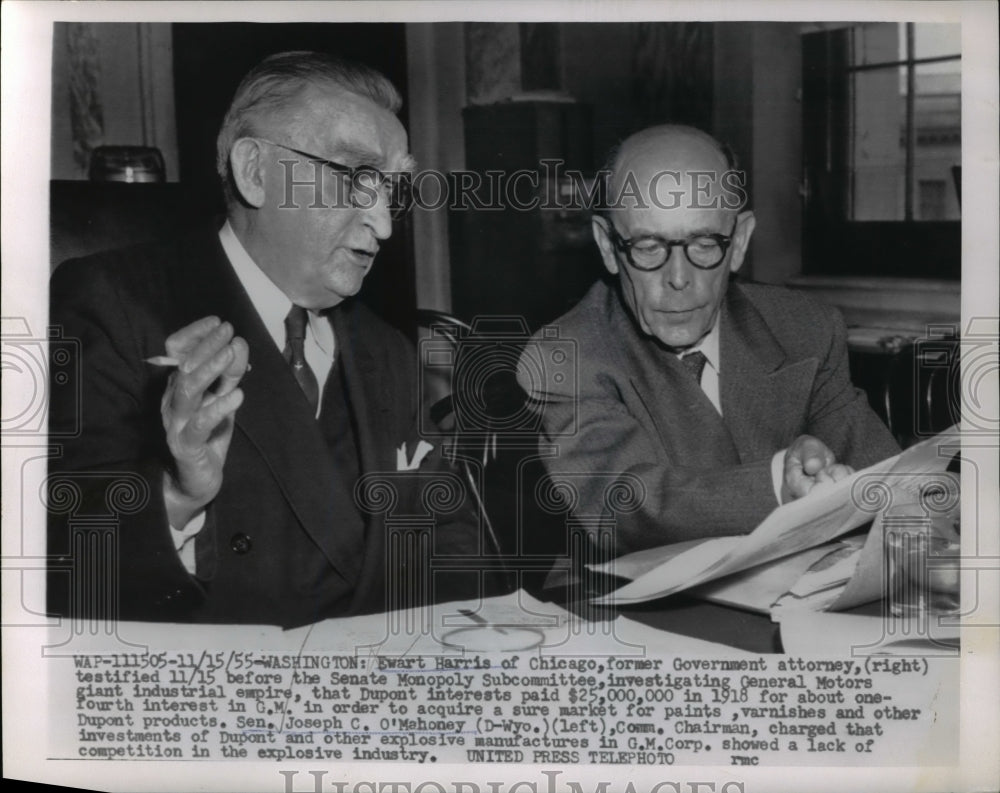 1955 Press Photo Ewart Harris & Sen. Joseph O'Mahoney on Dupont's Investigation