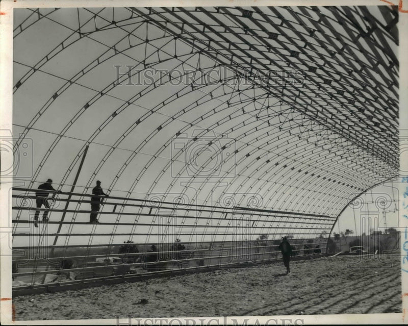 Load image into Gallery viewer, 1952 Press Photo Construction of Quonset building outside Topaka city limits
