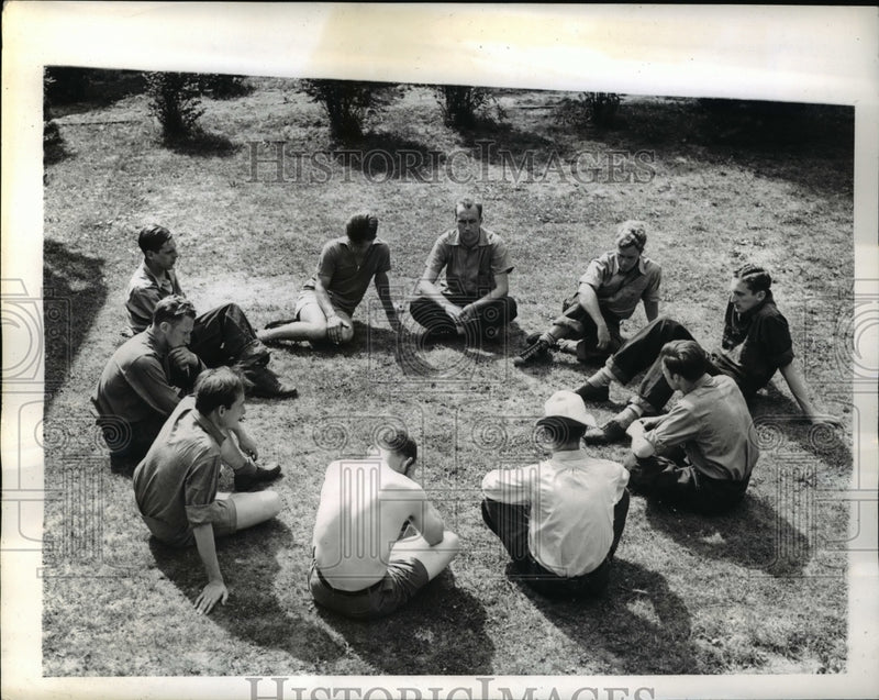 Load image into Gallery viewer, 1941 Press Photo Group Meditation at Camp Patapsco, MD.
