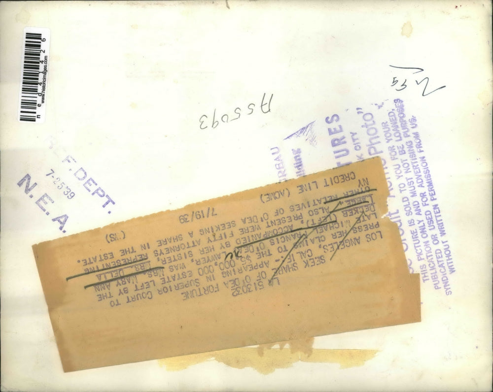 1939 Press Photo Mrs. Mary Ann Decker with her sister Mrs. Della Large at court