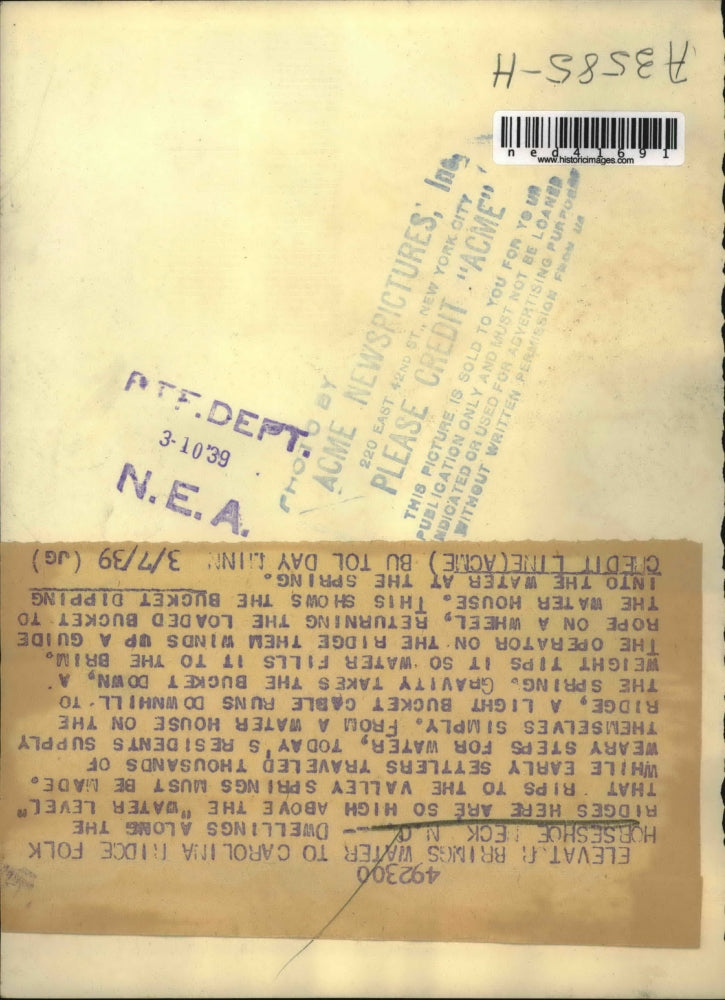 1939 Press Photo Horseshoe Neck North Carolina Water Supply By Cable Spring