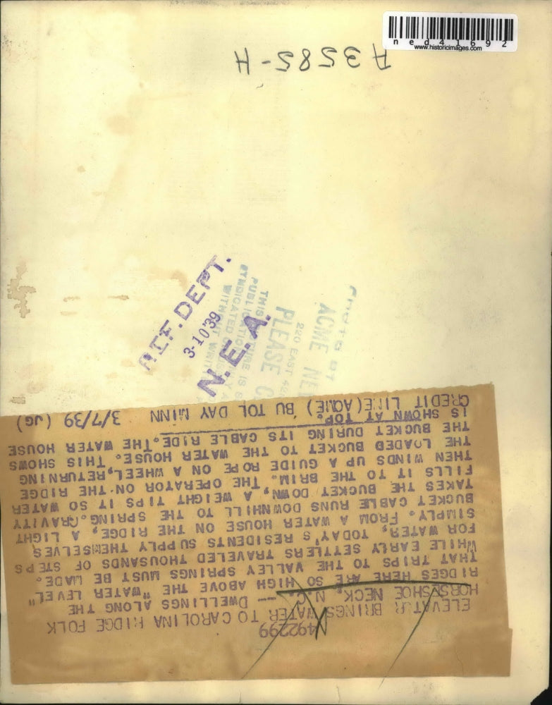 1939 Press Photo Horseshoe Neck North Carolina Cable And Bucket Made For Water