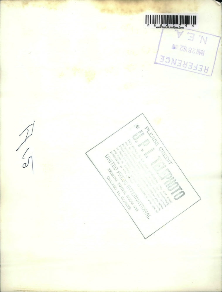 1952 Press Photo Knee-length Pajamas by Henson Kicknernick