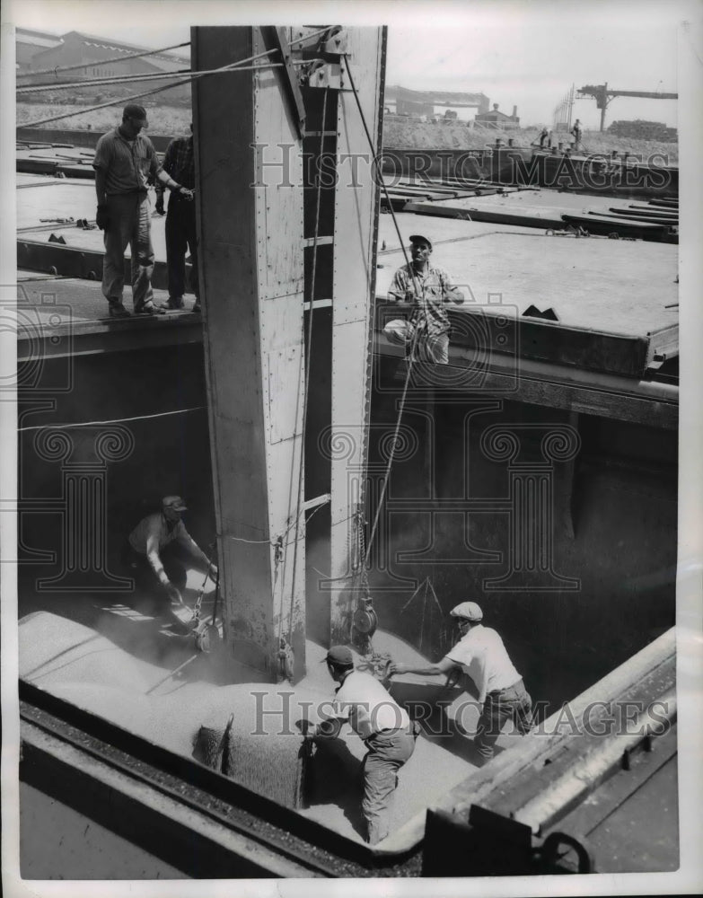 Load image into Gallery viewer, 1956 Press Photo Barge Workers' Works Feverishly
