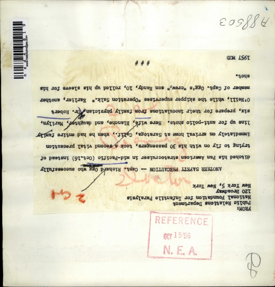 1956 Press Photo Capt. Richard Ogg Takes Family for Polios Shots