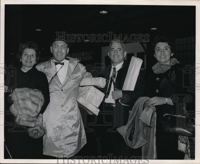 Load image into Gallery viewer, 1966 Press Photo Dr. &amp; Mrs. David P. Roberto and Dr. &amp; Mrs. R.P. Riggo of Ohio
