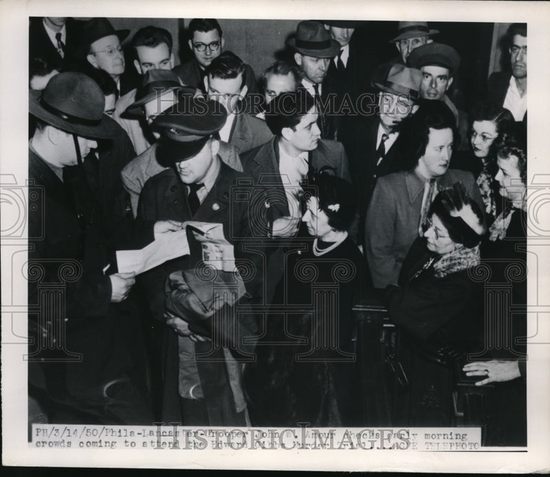 Load image into Gallery viewer, 1950 Press Photo Philadelphia Trooper John Amour checks early morning crowds
