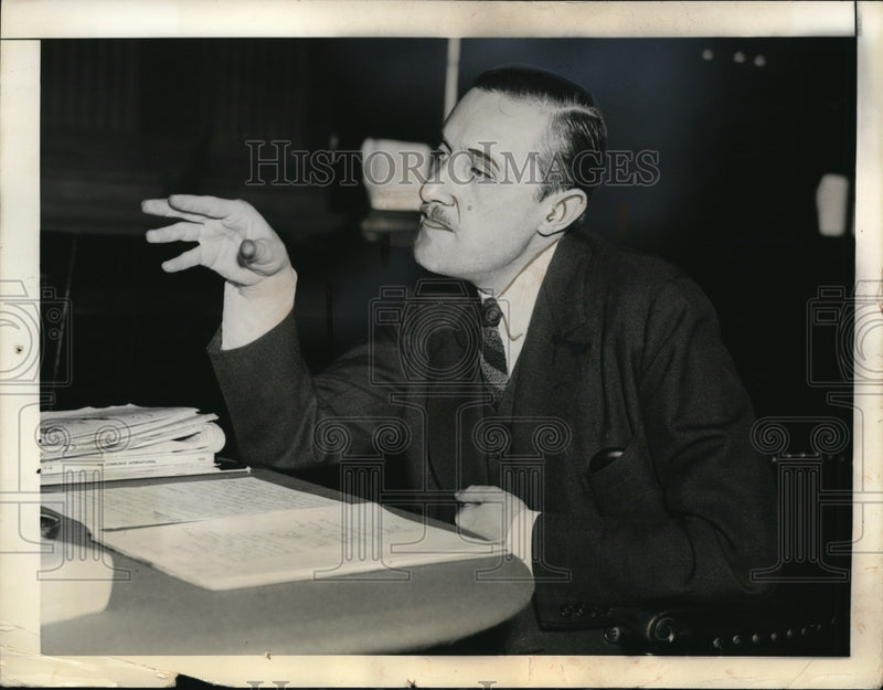 Load image into Gallery viewer, 1938 Press Photo Sam Baron as he appeared before the Dies Committee
