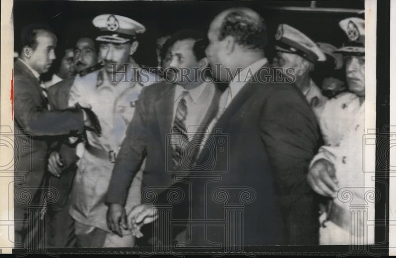 Load image into Gallery viewer, 1961 Press Photo UAR Field Marshal Abdel Hakim Amer is met by vice President

