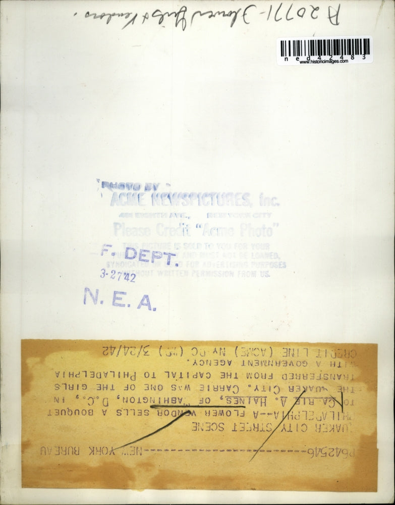 1942 Press Photo Carrie A. Haines Bought a Bouquet of Flowers