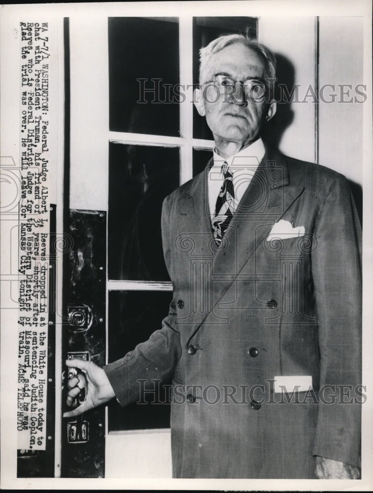 1949 Press Photo Washington Federal Judge Albert L Reeves dropped in at White
