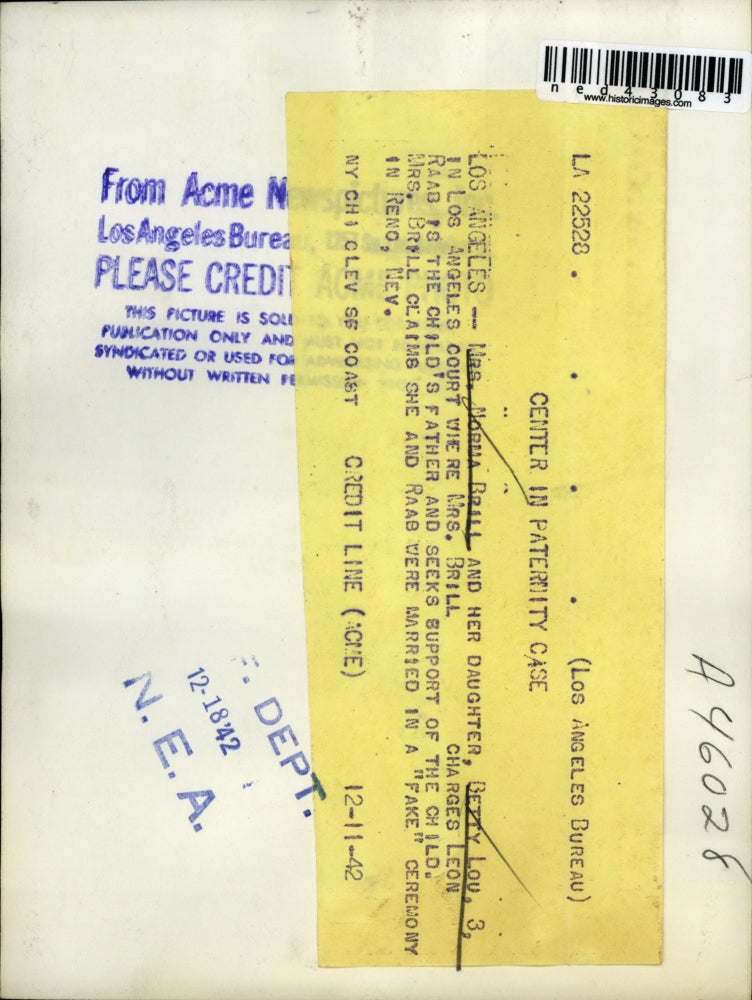 1942 Press Photo Norma Brill and Daughter Betty Lou In Los Angeles Court