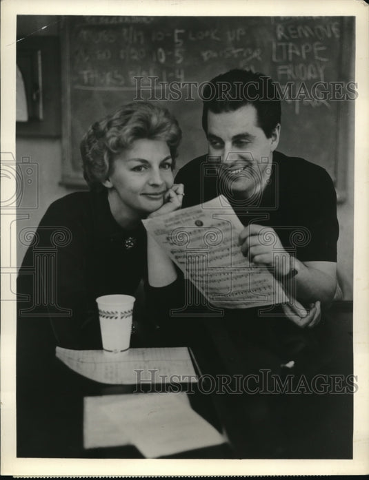 1959 Press Photo Dorothy Collins, Johnny Desmond Rehearse For "Your Hit Parade"
