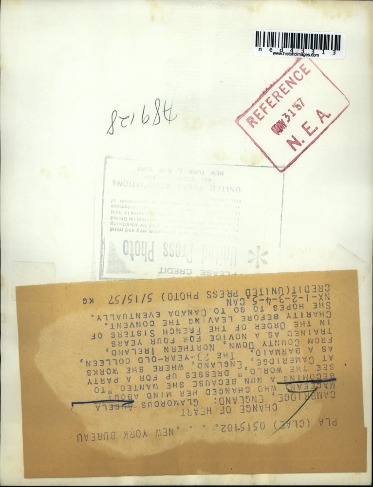 1957 Press Photo Angela Mageean Dresses Up For A Party At Cambridge, England