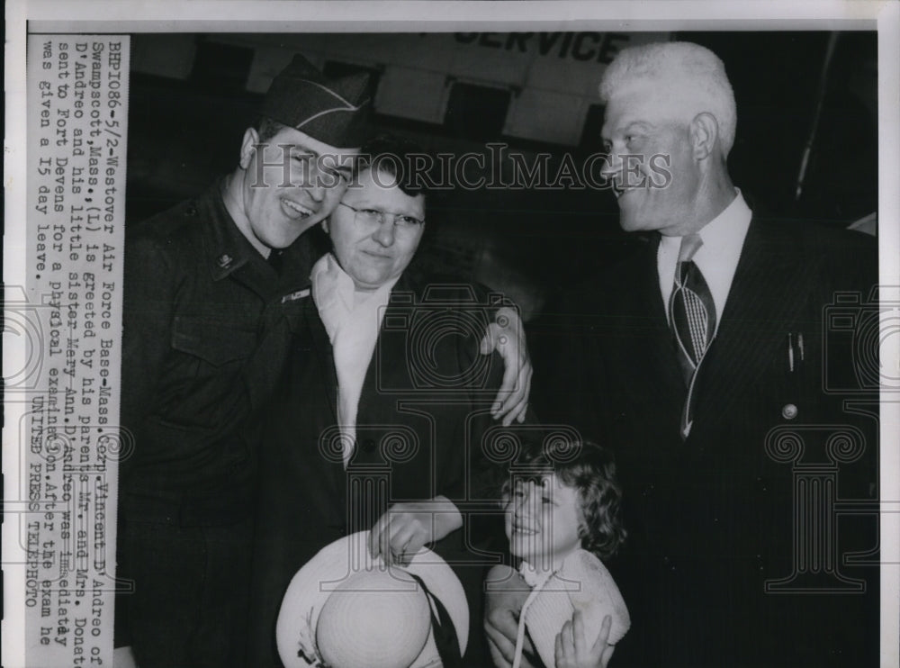 1953 Press Photo Westover AIr Force Bae Corp. Vincent D&#39;andreois greeted by