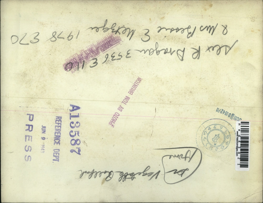 1943 Press Photo Alex R Dragon and Mrs Bessie Metzger