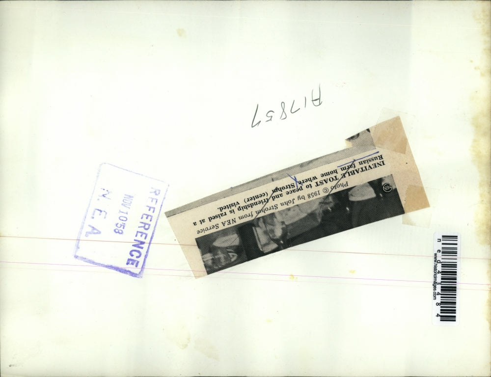 1958 Press Photo Men toasting to peace and friendship at a Russian farm home