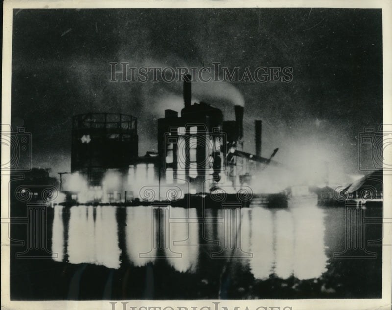 Load image into Gallery viewer, 1957 Press Photo A black visual photo of the power house, infrared photo.
