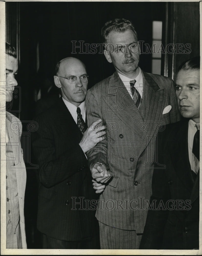 1943 Press Photo Theodore Danay Leaving Courtroom After Sentenced 6 1/2 years