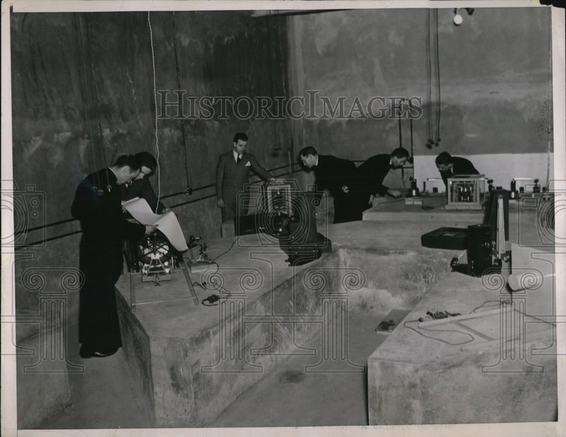 Load image into Gallery viewer, 1937 Press Photo General View Of Interior Of Fordham University Seismic Station
