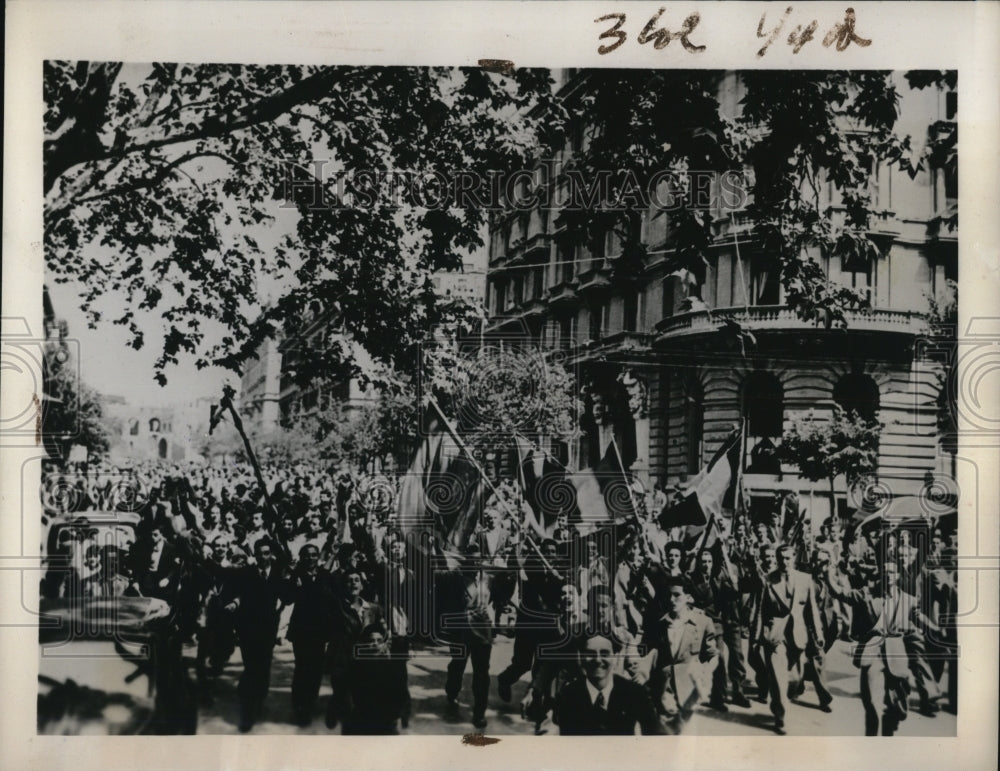 1940 Press Photo Italian students marching in an anti-allied demonstration