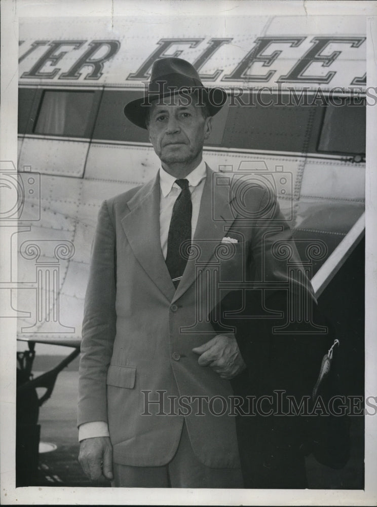 1944 Press Photo Norman Armour, arrived at the National Airport