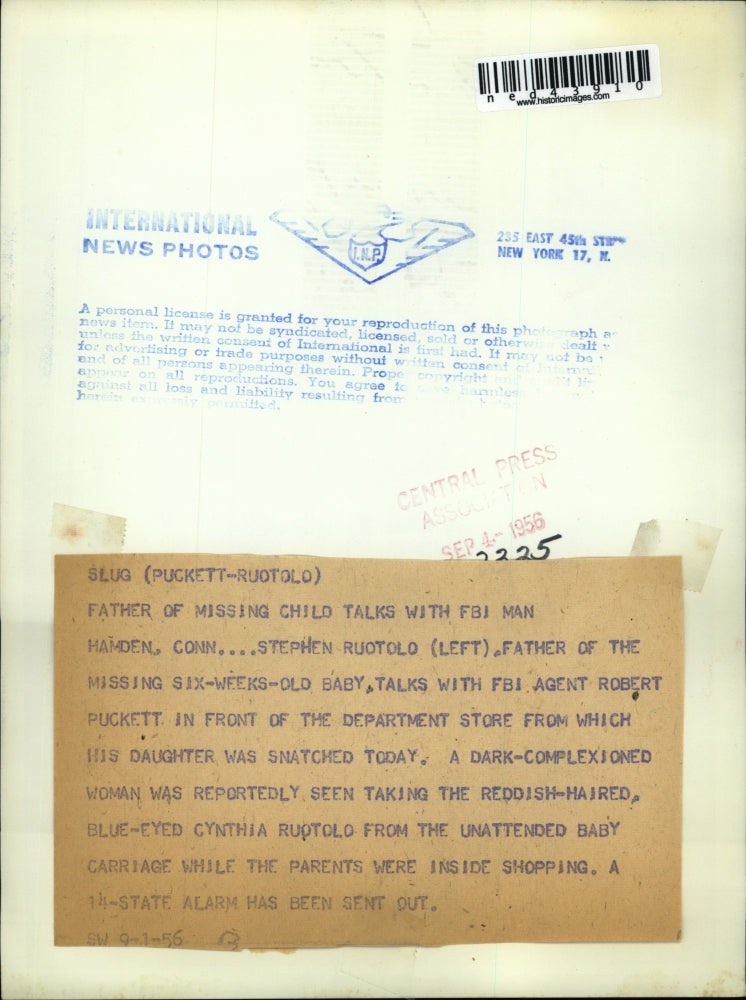 1956 Press Photo Hamden Conn Stephen Ruotold talks with FBI Agent Robert Puckett