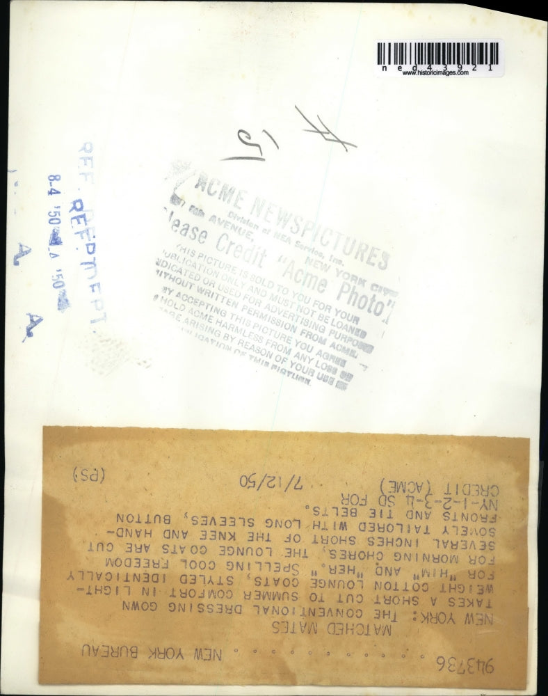 1950 Press Photo The conventional dressing gown takes a short cut to summer