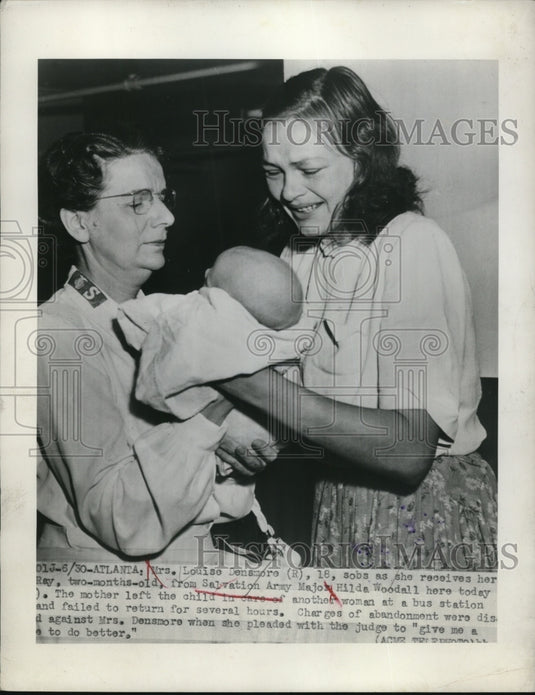 1948 Press Photo Atlanta Mrs Louise Densmore sobs as she receives her son Ray,