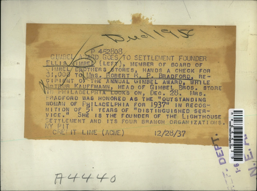 1937 Press Photo Ellis Gimbel Gives Award To Mrs. Robert R.P. Bradford