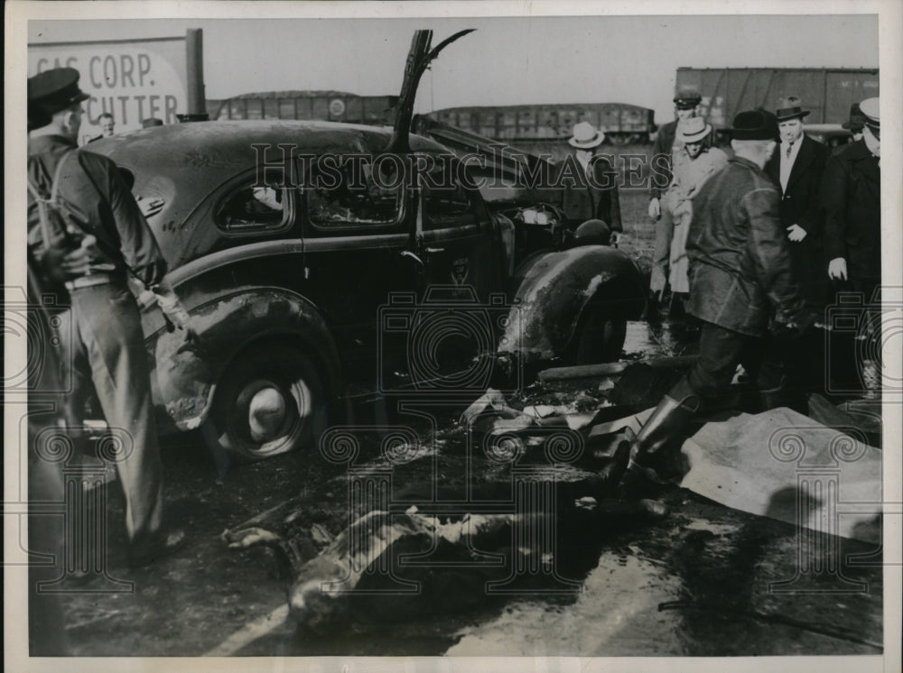 1938 Press Photo Four passengers and the driver were trapped in a Kansas City Mo