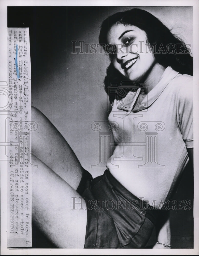1952 Press Photo Lyla Thomas posing prettily for the boys over in Korea