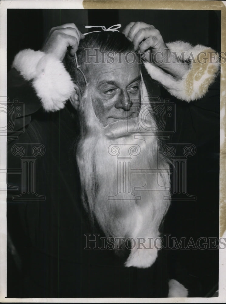 Load image into Gallery viewer, 1958 Press Photo James Bently Forker in a Santa costume
