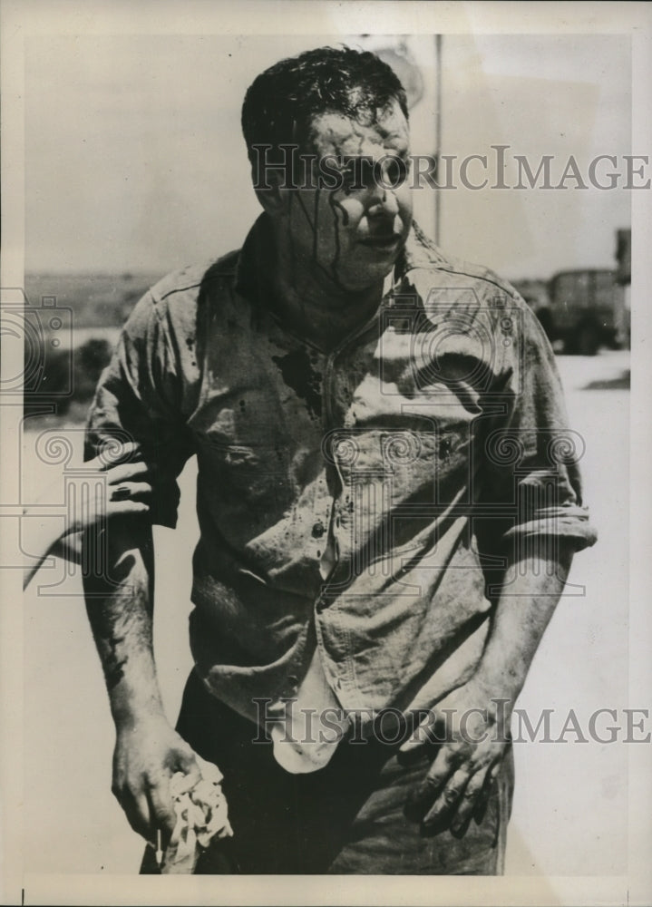Load image into Gallery viewer, 1938 Press Photo Lombard Ill Warren R Bolton realty man and moving contractor

