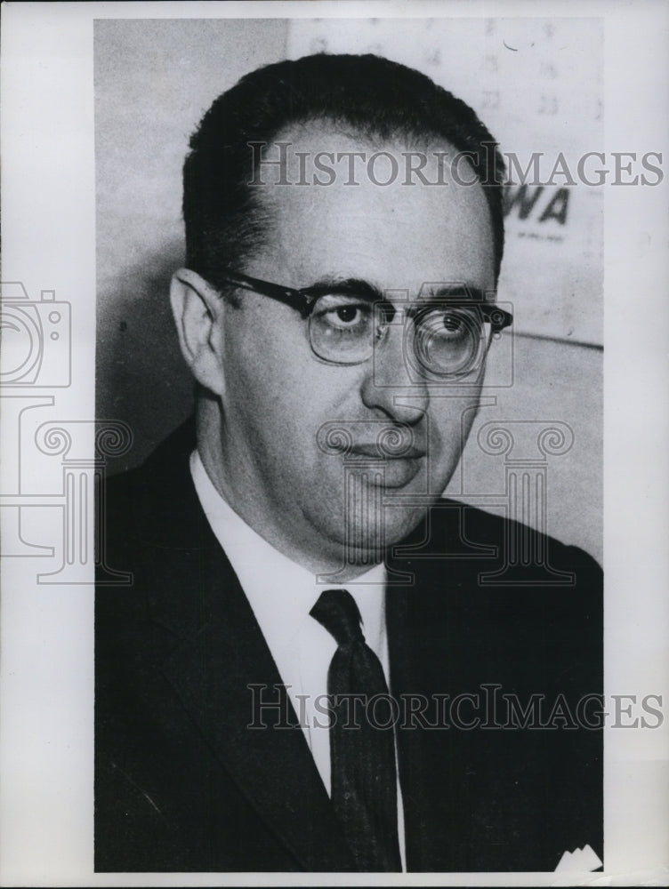 1961 Press Photo Joshua Benanav Czech refugee Hawtherne NY Builder- Historic Images