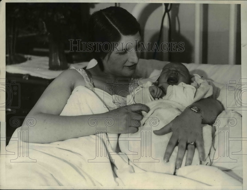 Load image into Gallery viewer, 1932 Press Photo there are 2 boys at the Charles Sheehans wh and 2 girls at the

