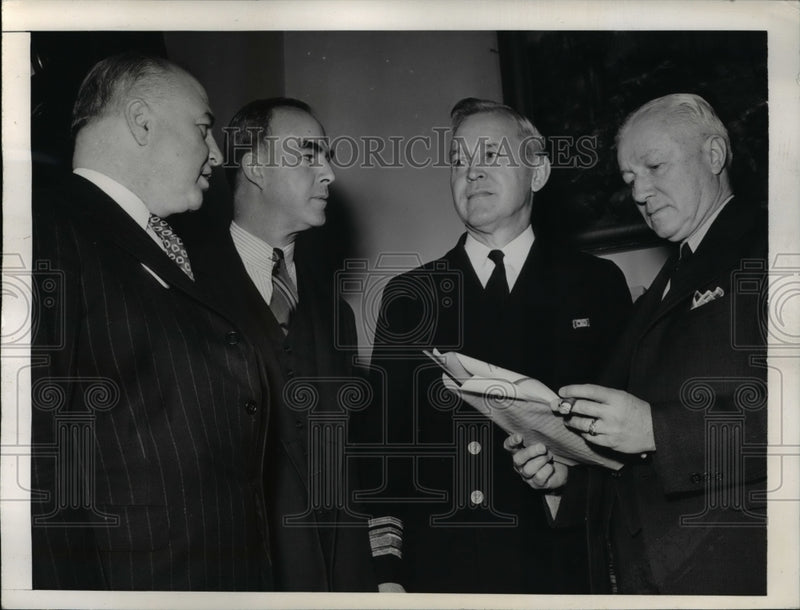 Load image into Gallery viewer, 1942 Press Photo Melvin Maas, Huntington Morse, A.H. Van Keuren, Pat .H. Drewry
