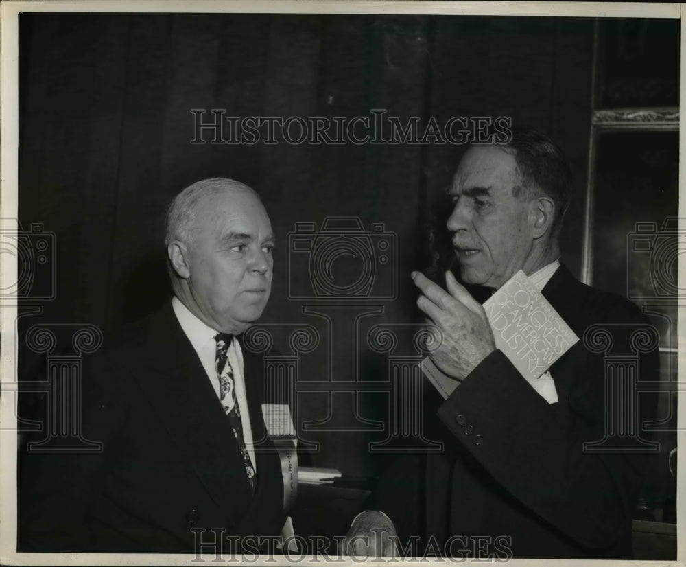 1945 Press Photo C.M. Cheater, Jasper E. Crane At Congress of American Industry- Historic Images