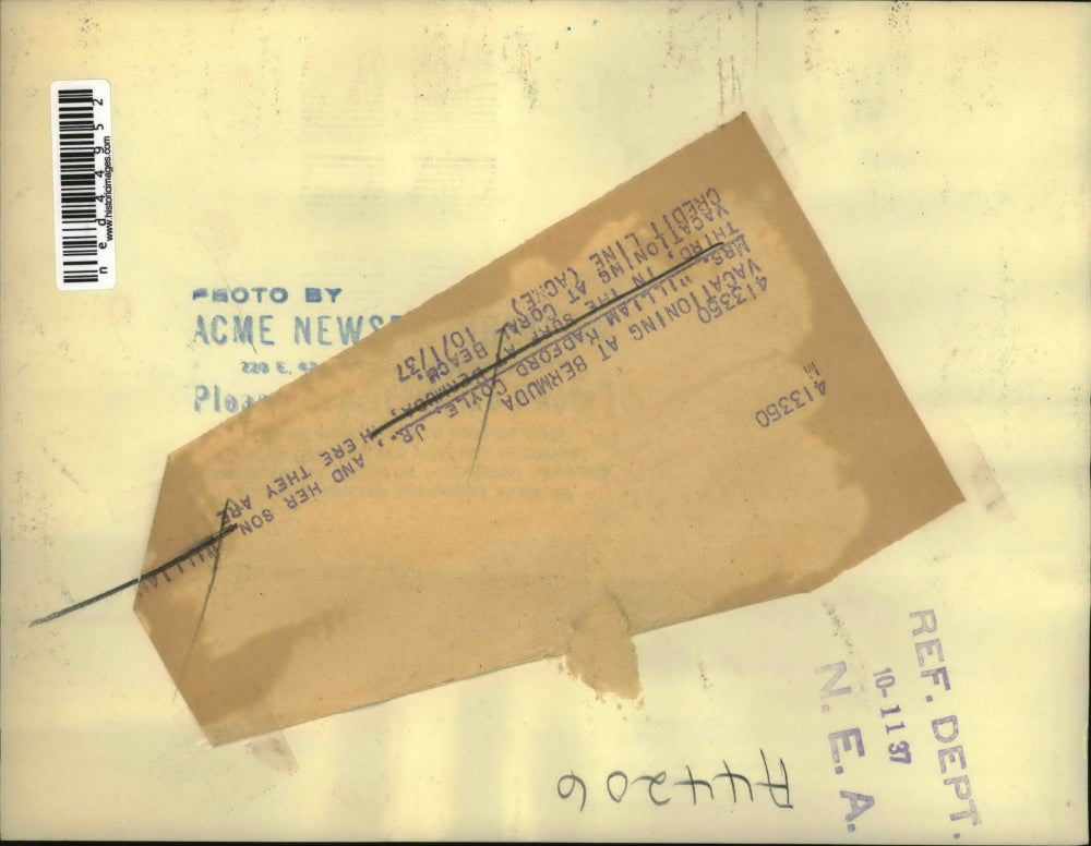 1937 Press Photo Mrs William Radford Coyle Junior and Son Vacationing In Bermuda