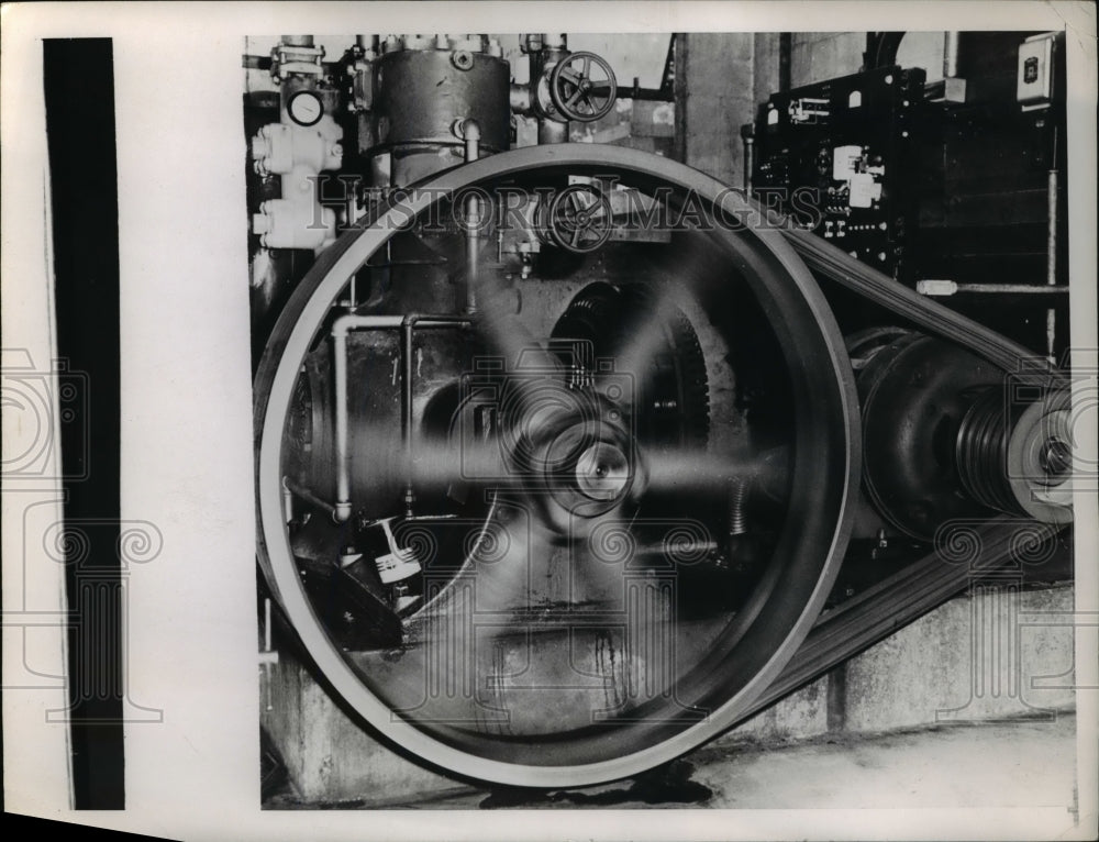 1948 Press Photo US Factory Wheel At Work