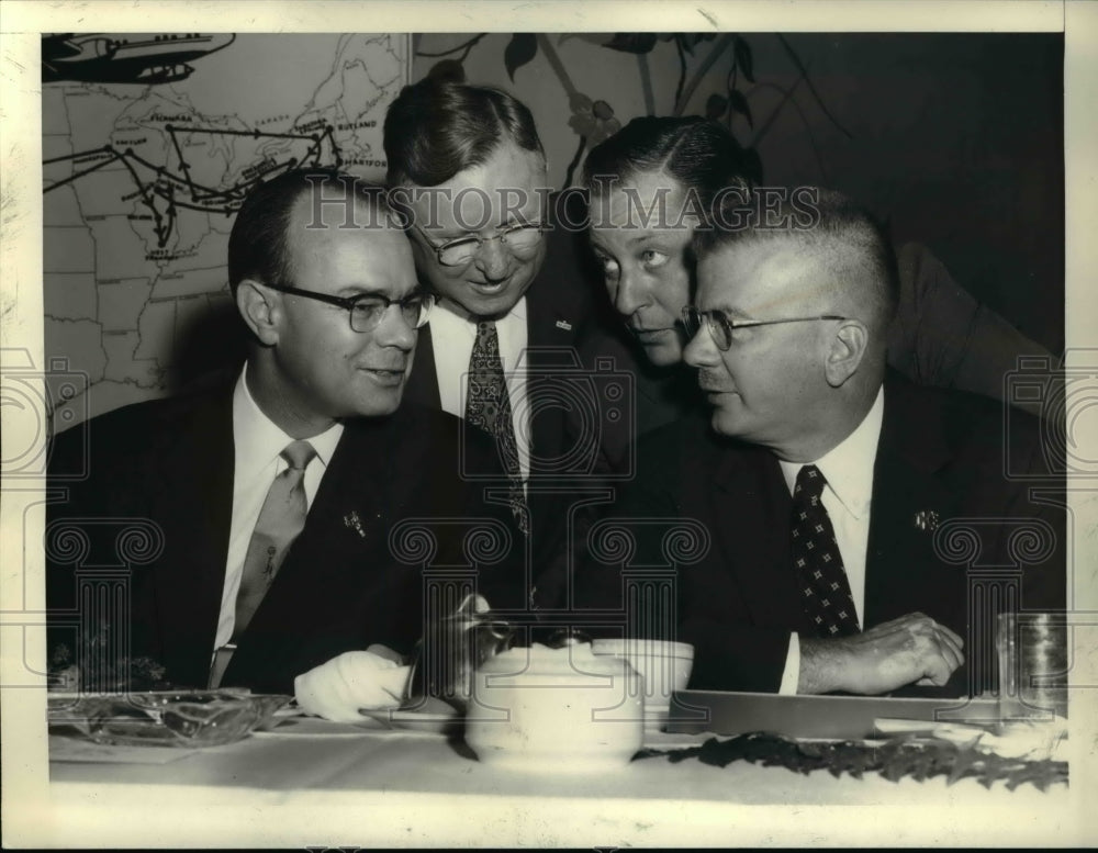 1956 Press Photo Member of the republican "Truth Squad" Sen Charles Potter