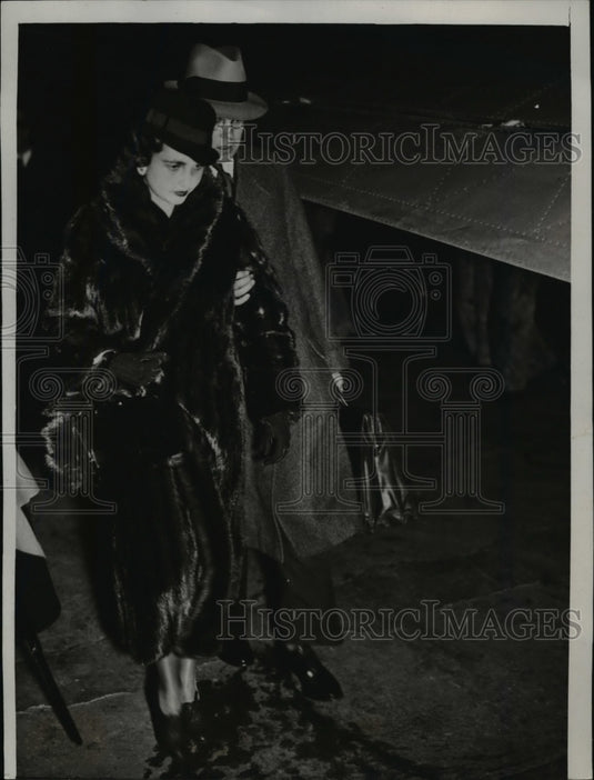1935 Press Photo Barbara Hutton Mdivani With Attorney Millard Thompkins Junior
