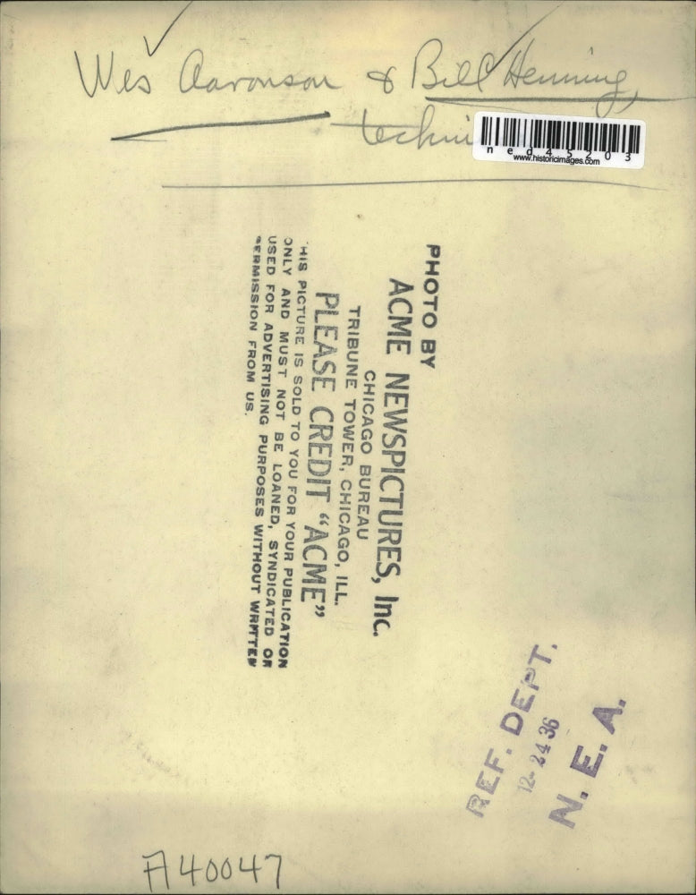 1936 Press Photo Wes Aaronson and Bill Hemming working on a table