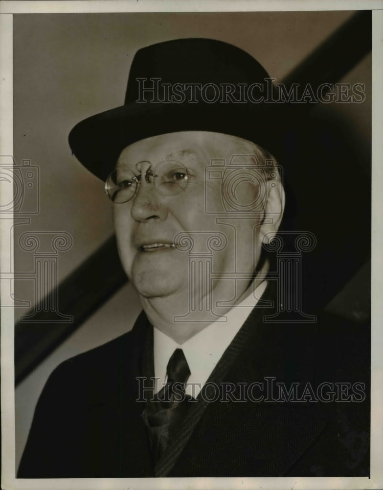 1940 Press Photo Hilmer Lunderbeck as he returned after business trip abroad