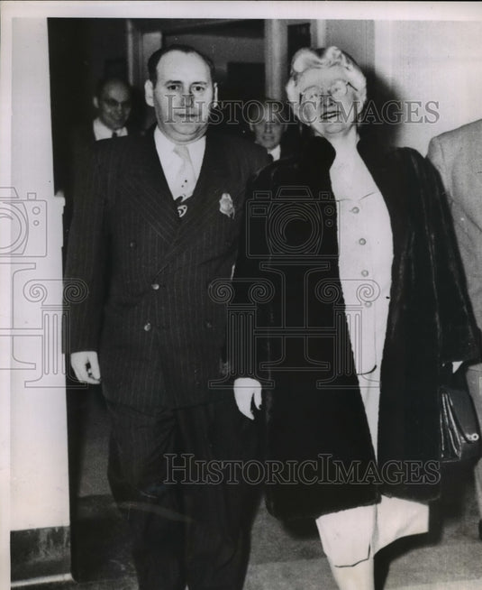 1952 Press Photo Louis Caplan accompanies Mrs. Irene Whetstone