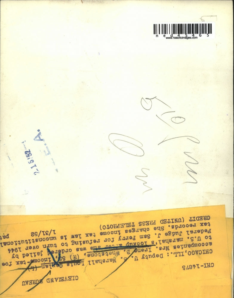 1952 Press Photo Louis Caplan accompanies Mrs. Irene Whetstone